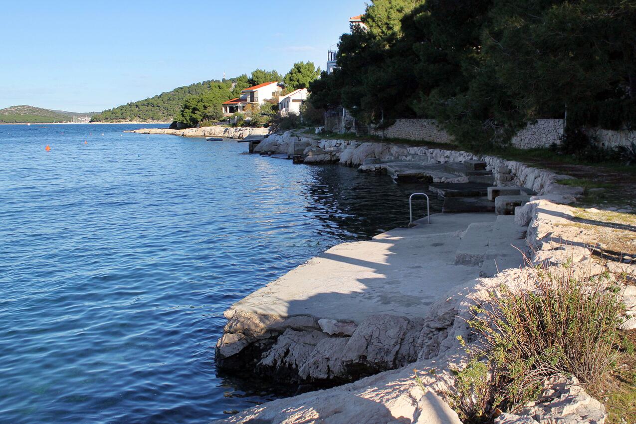 Najbližja plaža - Apartmaji ob morju Ražanj, Rogoznica