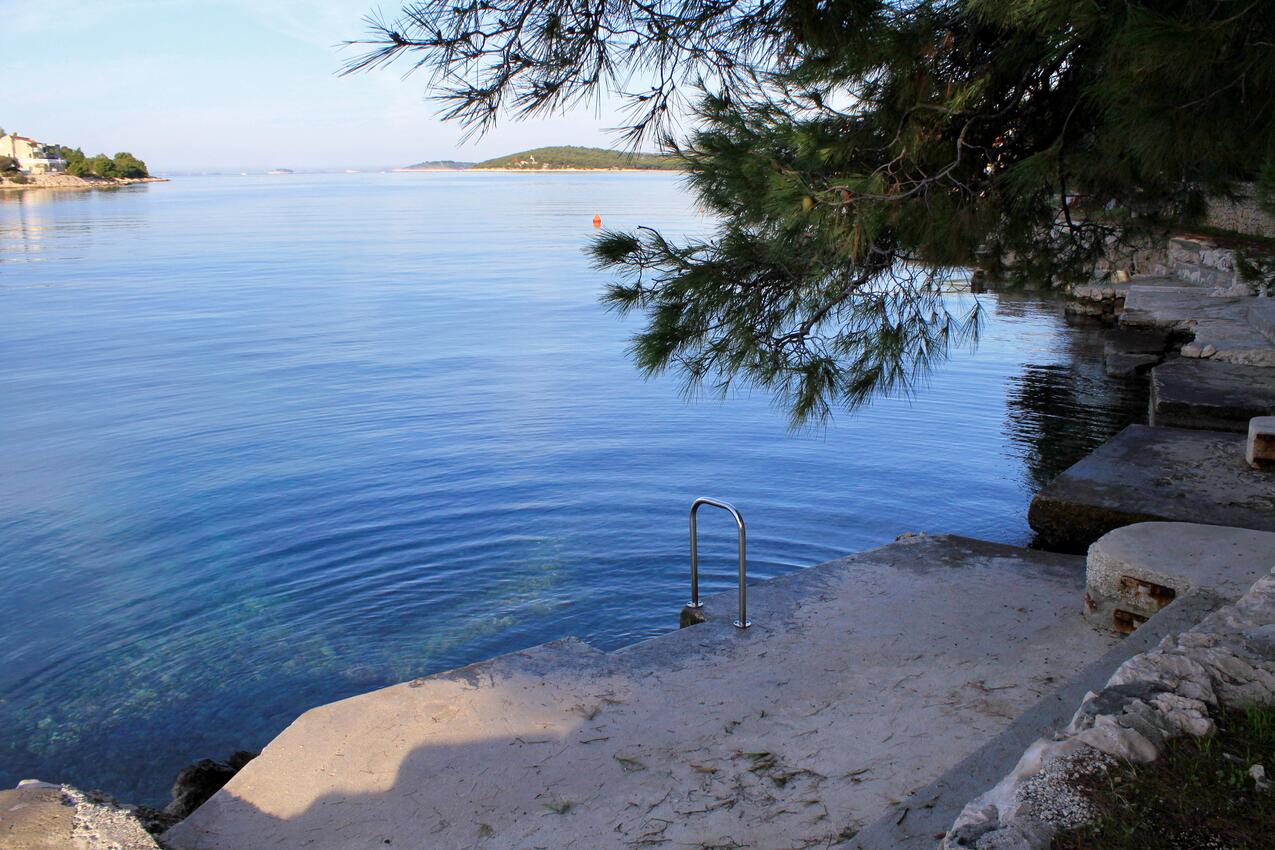 Najbližja plaža - Apartmaji ob morju Ražanj, Rogoznica
