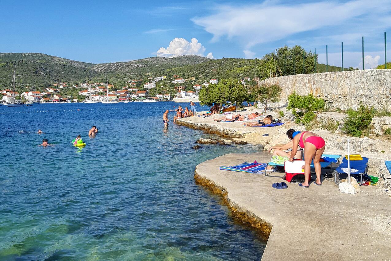 Najbližja plaža - Apartmaji ob morju Vinišće, Trogir