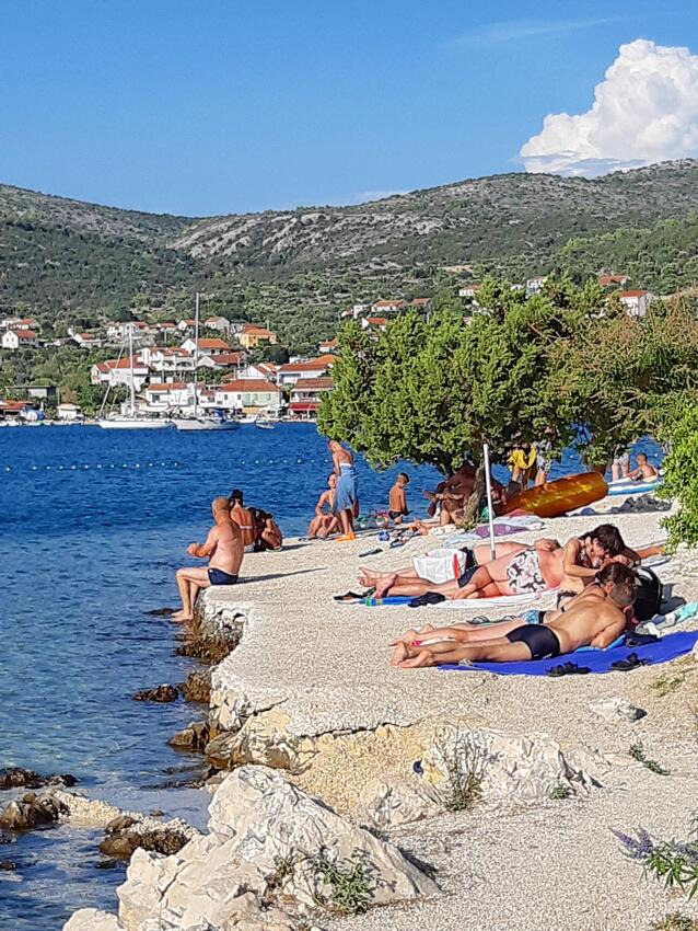 Najbližja plaža - Apartmaji ob morju Vinišće, Trogir