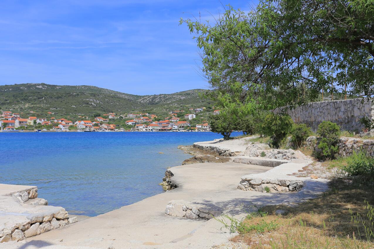 Najbližja plaža - Apartmaji ob morju Vinišće, Trogir
