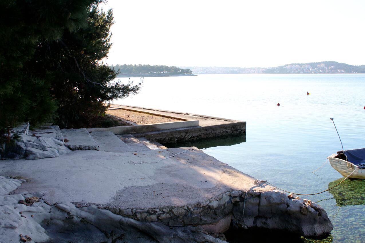 Nearest beach - Family-friendly apartments with swimming pool Trogir