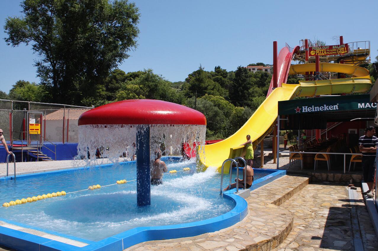 La spiaggia più vicina - Appartamenti con parcheggio Morter - Murter
