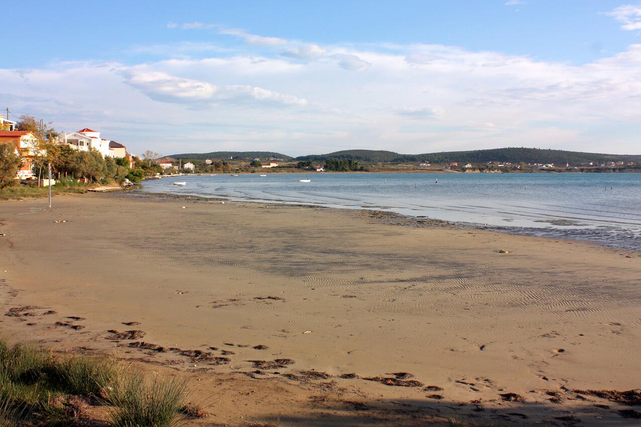Nearest beach - Family-friendly apartments with swimming pools Ljubač, Zadar