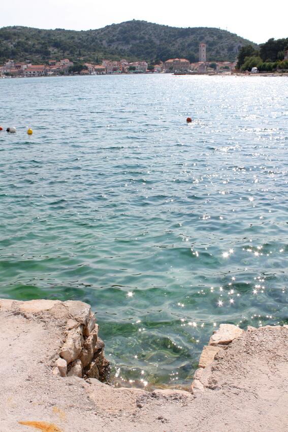 La spiaggia più vicina - Appartamenti accanto al mare Stretto - Tisno, Morter - Murter
