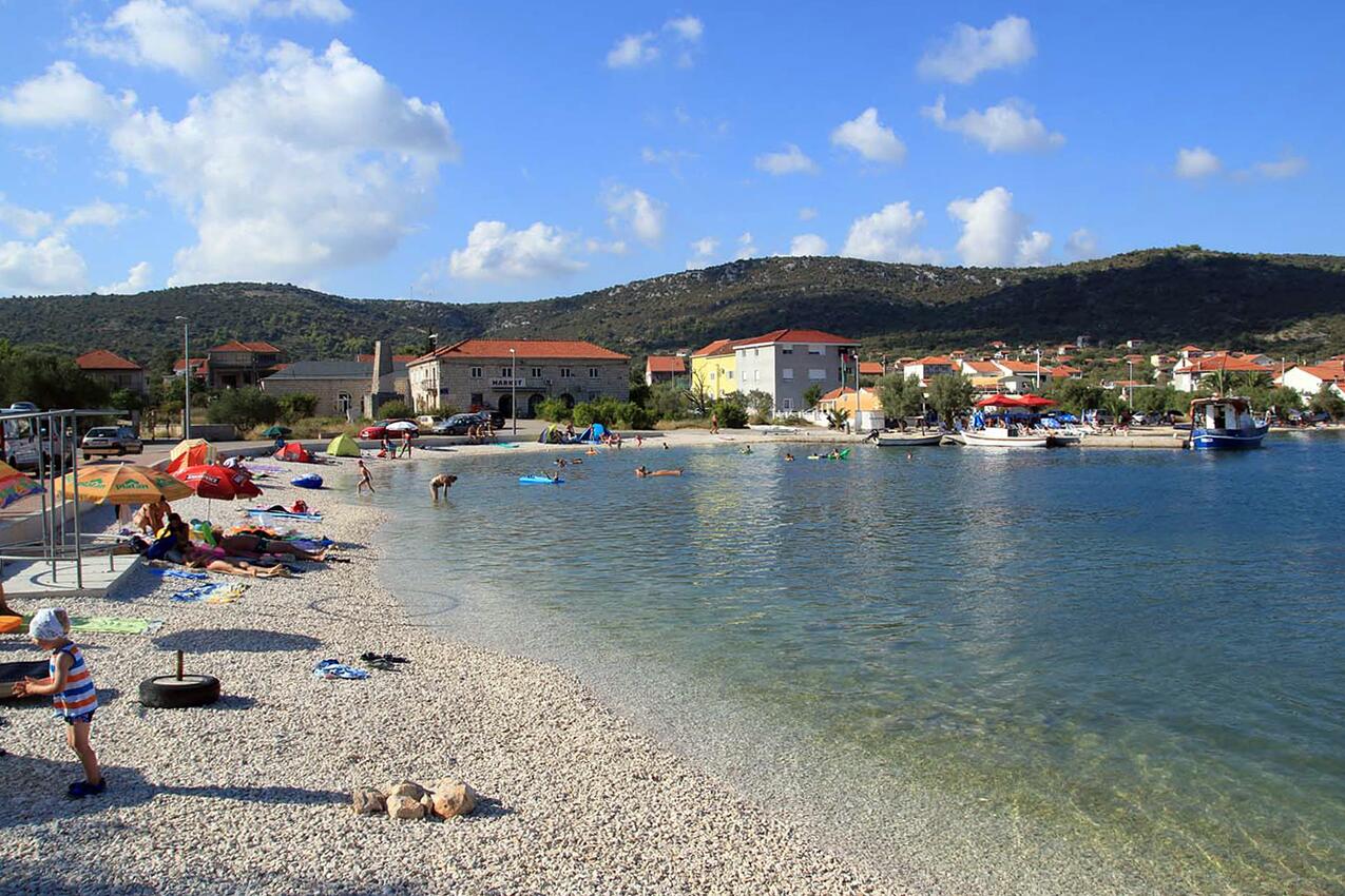Nächster Strand - Ferienhaus mit Pool Vinisce, Trogir