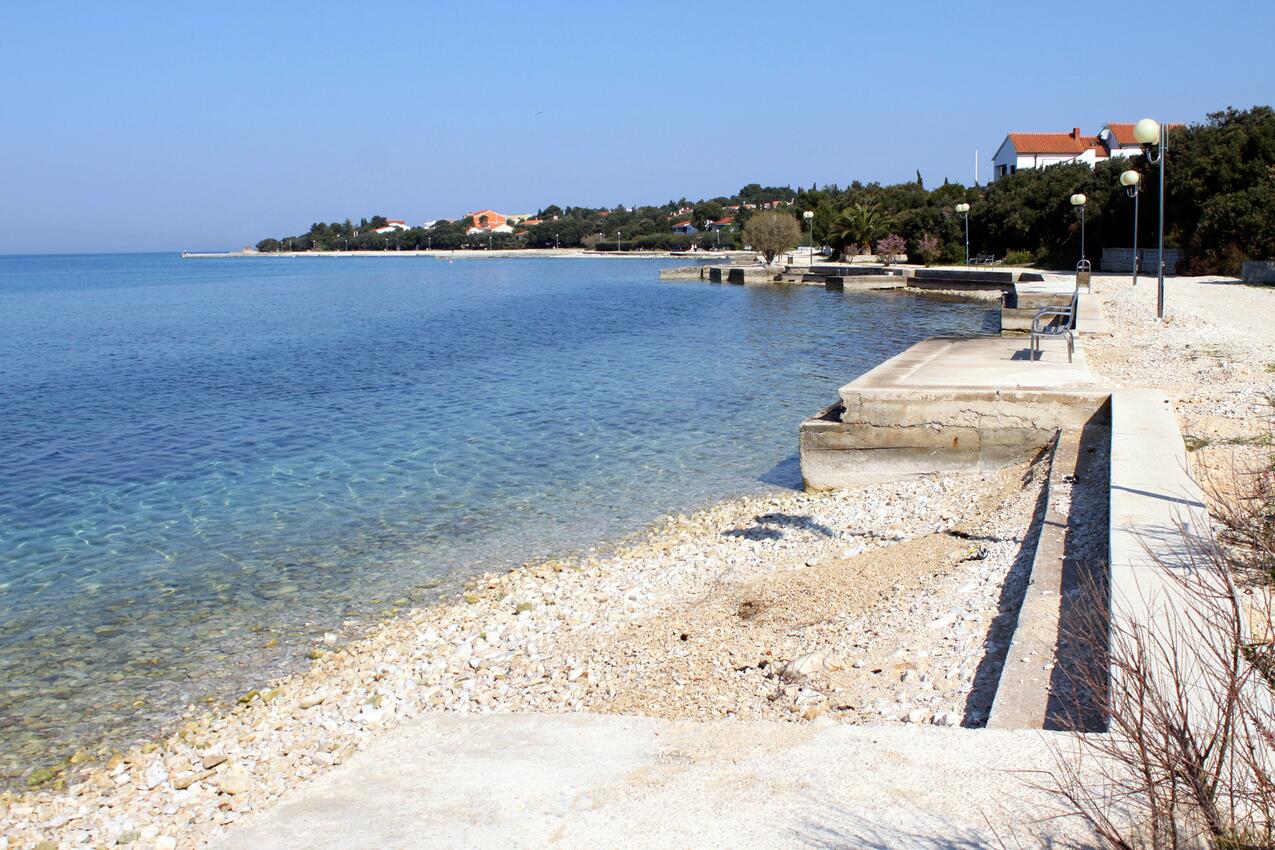 Nächster Strand - Ferienwohnungen am Meer Petrcane, Zadar