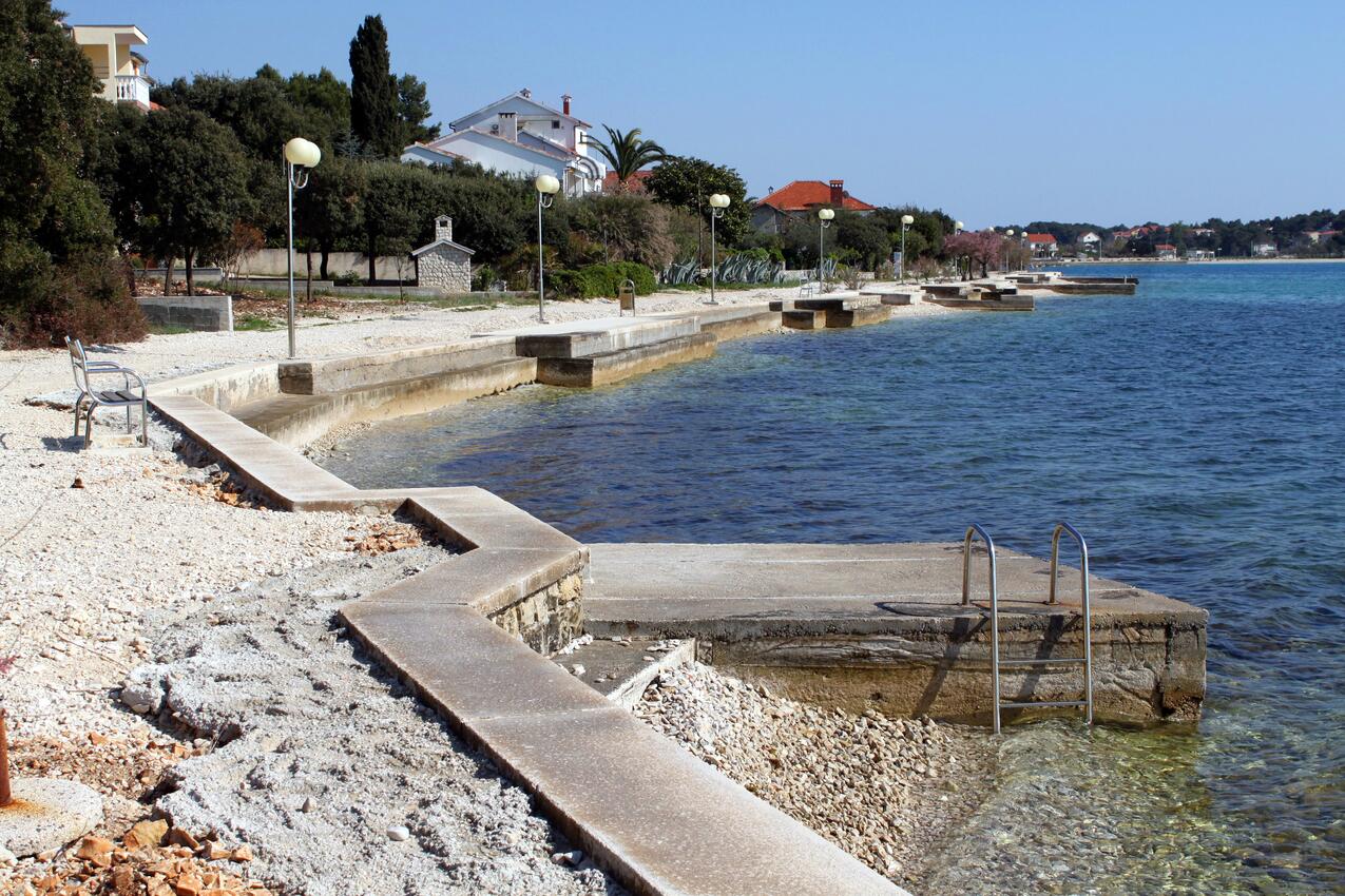 Nächster Strand - Ferienwohnungen am Meer Petrcane, Zadar