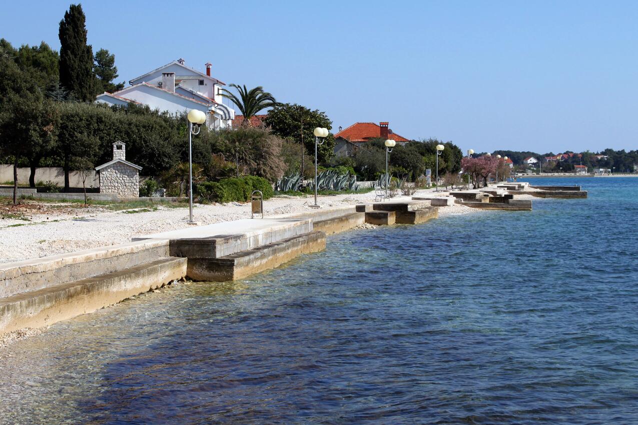 Nächster Strand - Ferienwohnungen am Meer Petrcane, Zadar