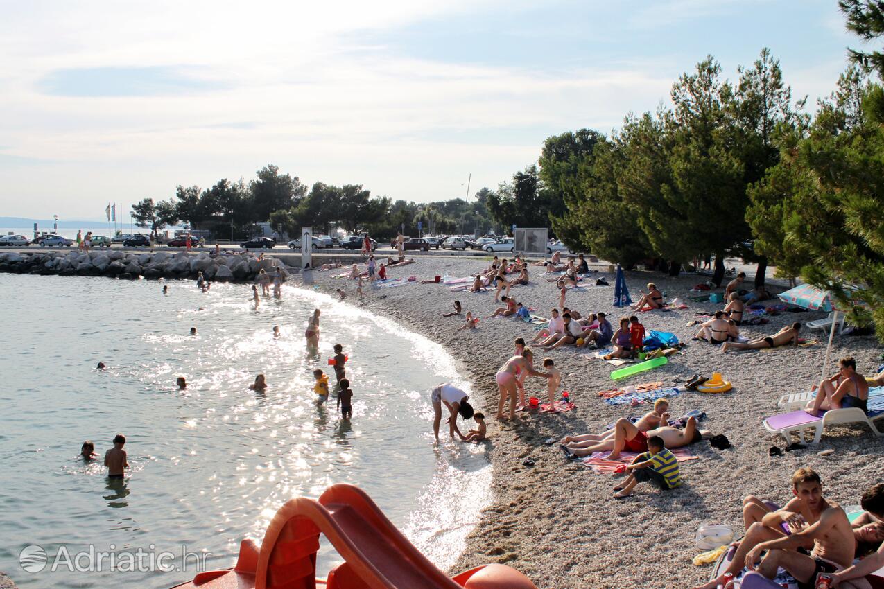 Nearest beach - Apartments with a parking space Crikvenica
