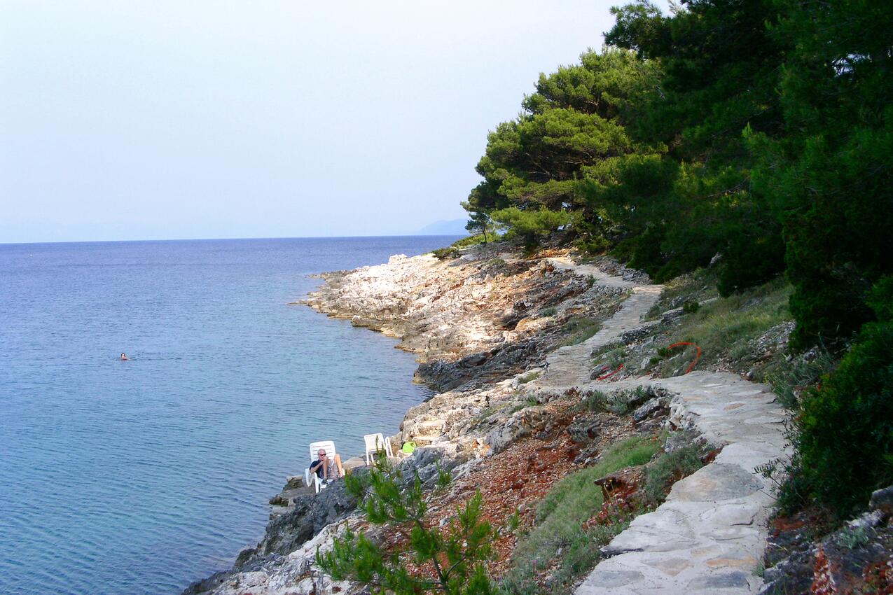 Nächster Strand - Ferienwohnungen am Meer Mudri Dolac, Hvar