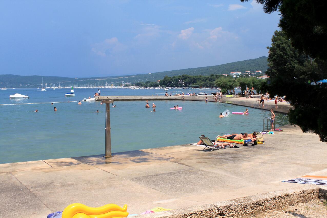 Najbliža plaža - Apartmani s parkingom Punat, Krk