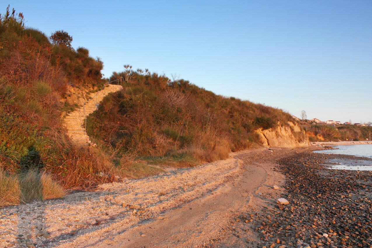 Nächster Strand - Ferienwohnungen mit Parkplatz Rtina - Stosici, Zadar