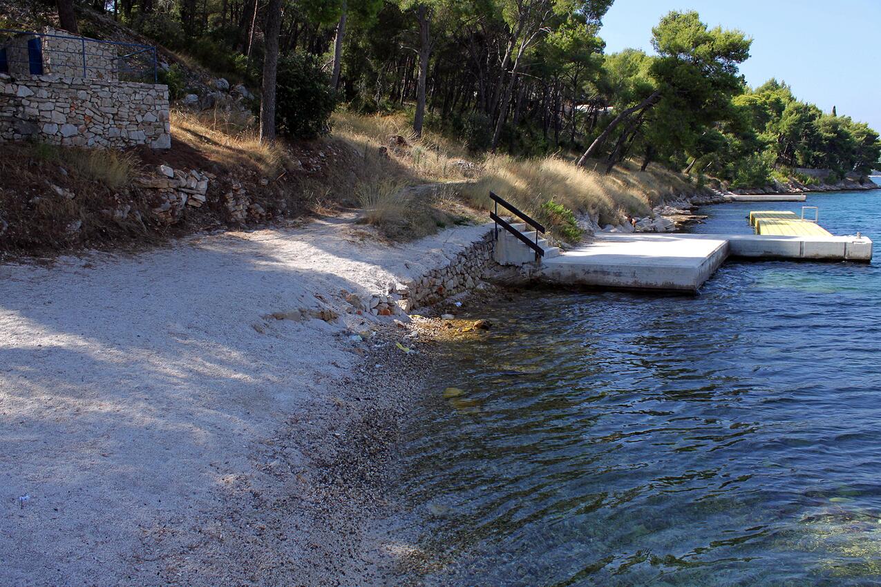 Nächster Strand - Ferienwohnungen mit Pool für Familien Milna, Brac
