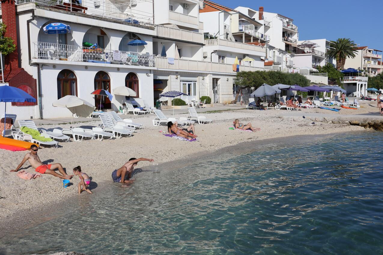 La spiaggia più vicina - Appartamenti accanto al mare Podstrana, Spalato - Split