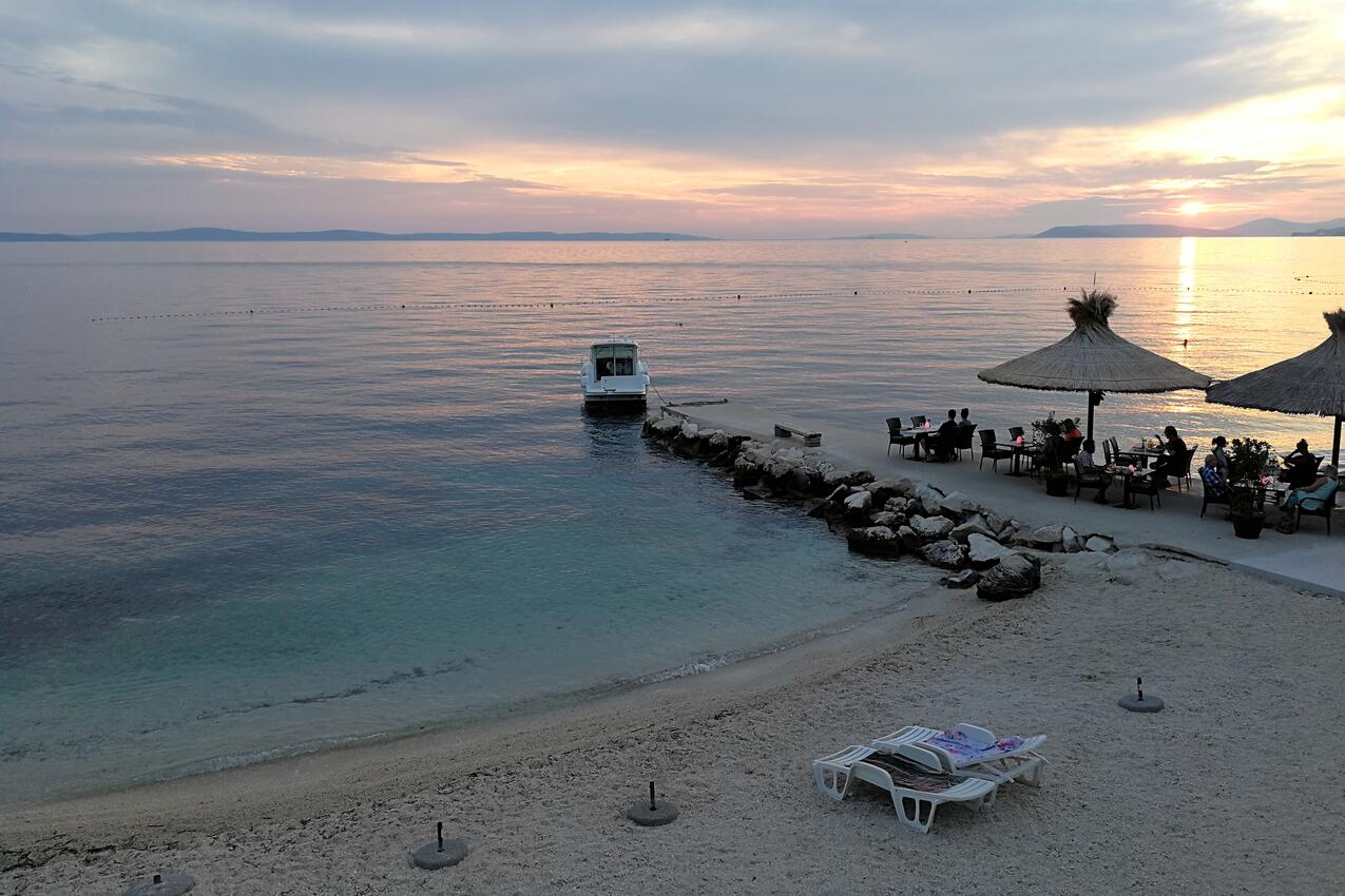 La spiaggia più vicina - Appartamenti accanto al mare Podstrana, Spalato - Split