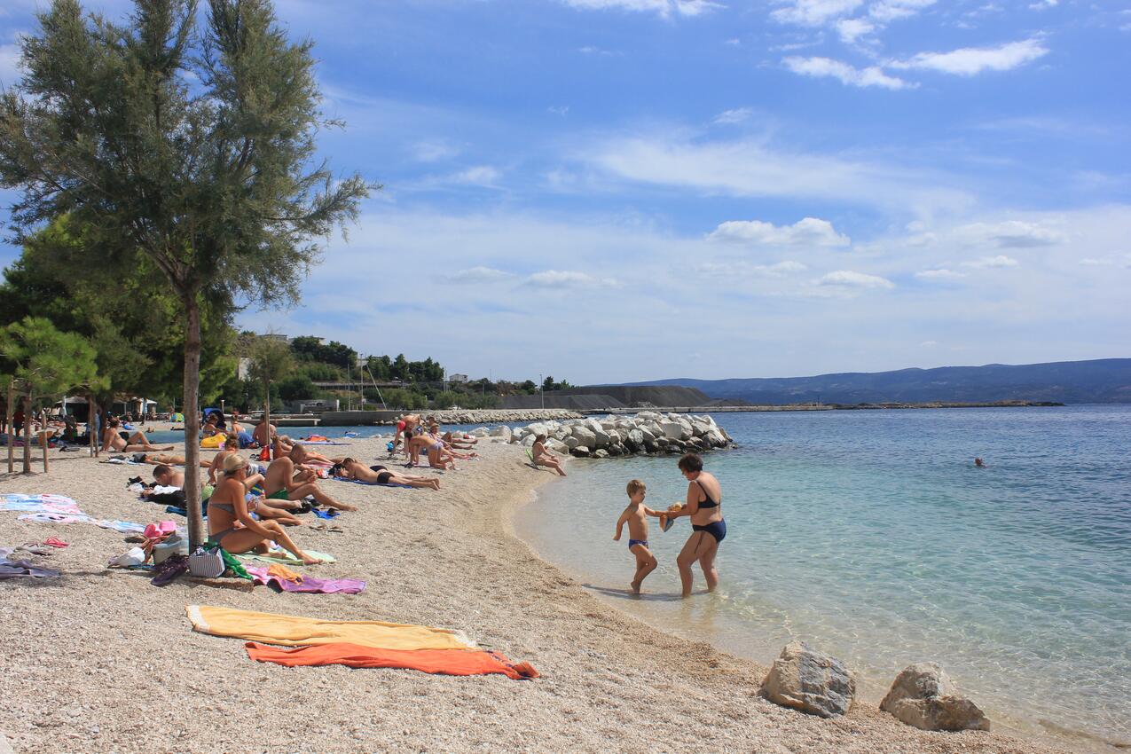 Legközelebbi strand - Apartmanok parkolóhellyel Dugi Rat, Omis