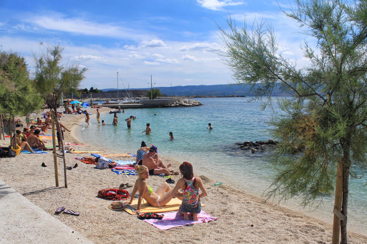 Legközelebbi strand - Apartmanok parkolóhellyel Dugi Rat, Omis