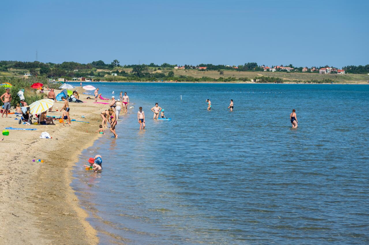 Nächster Strand - Ferienwohnungen am Meer Nin, Zadar