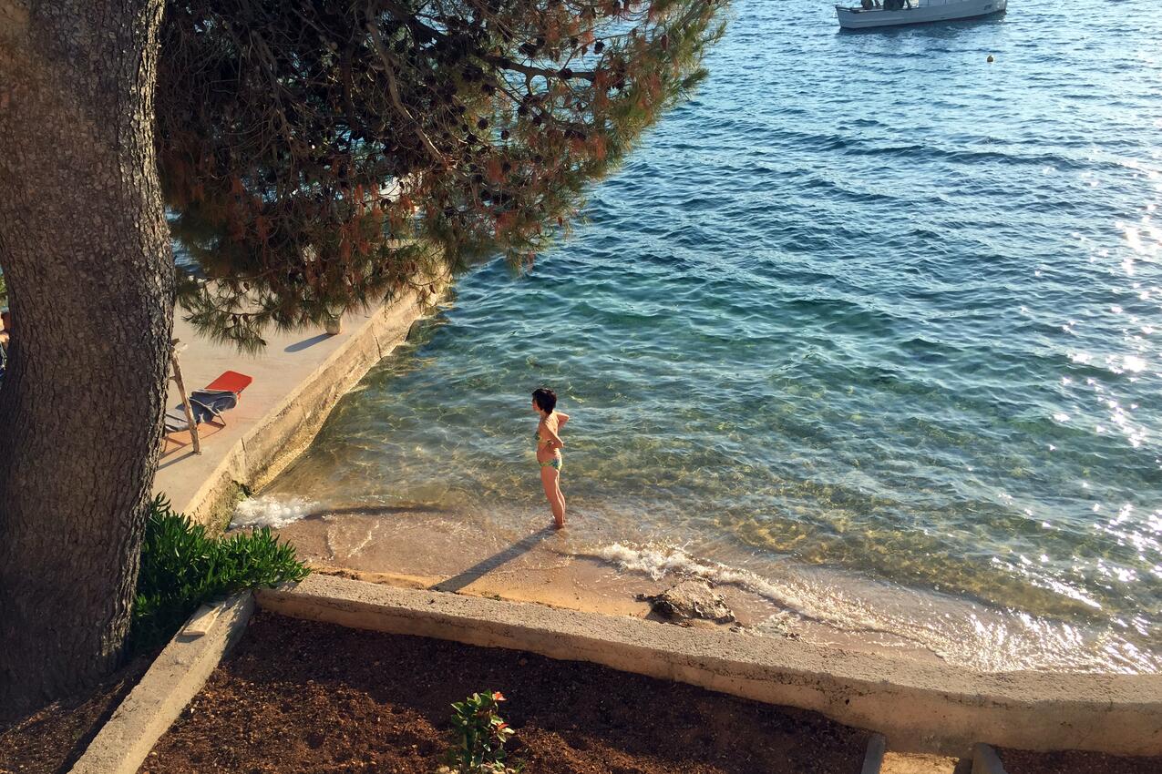 Nächster Strand - Ferienwohnungen am Meer Stara Novalja, Pag