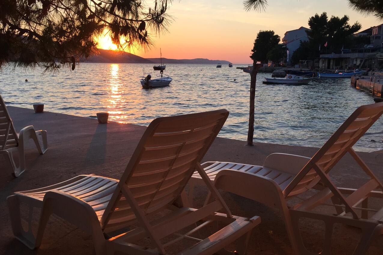 Nächster Strand - Ferienwohnungen am Meer Stara Novalja, Pag