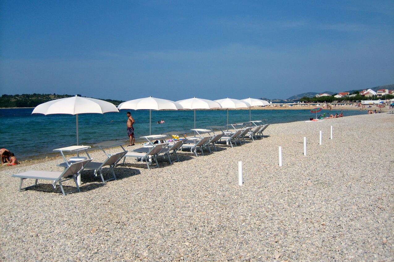 La spiaggia più vicina - Appartamenti con piscina Bogdanovići, Sebenico - Šibenik