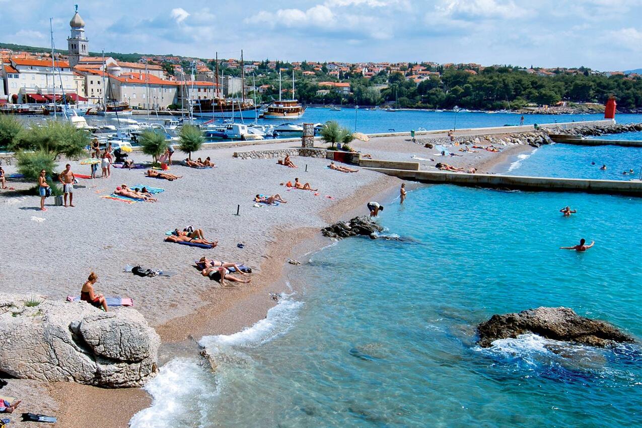 Nearest beach - Apartments with parking space Krk