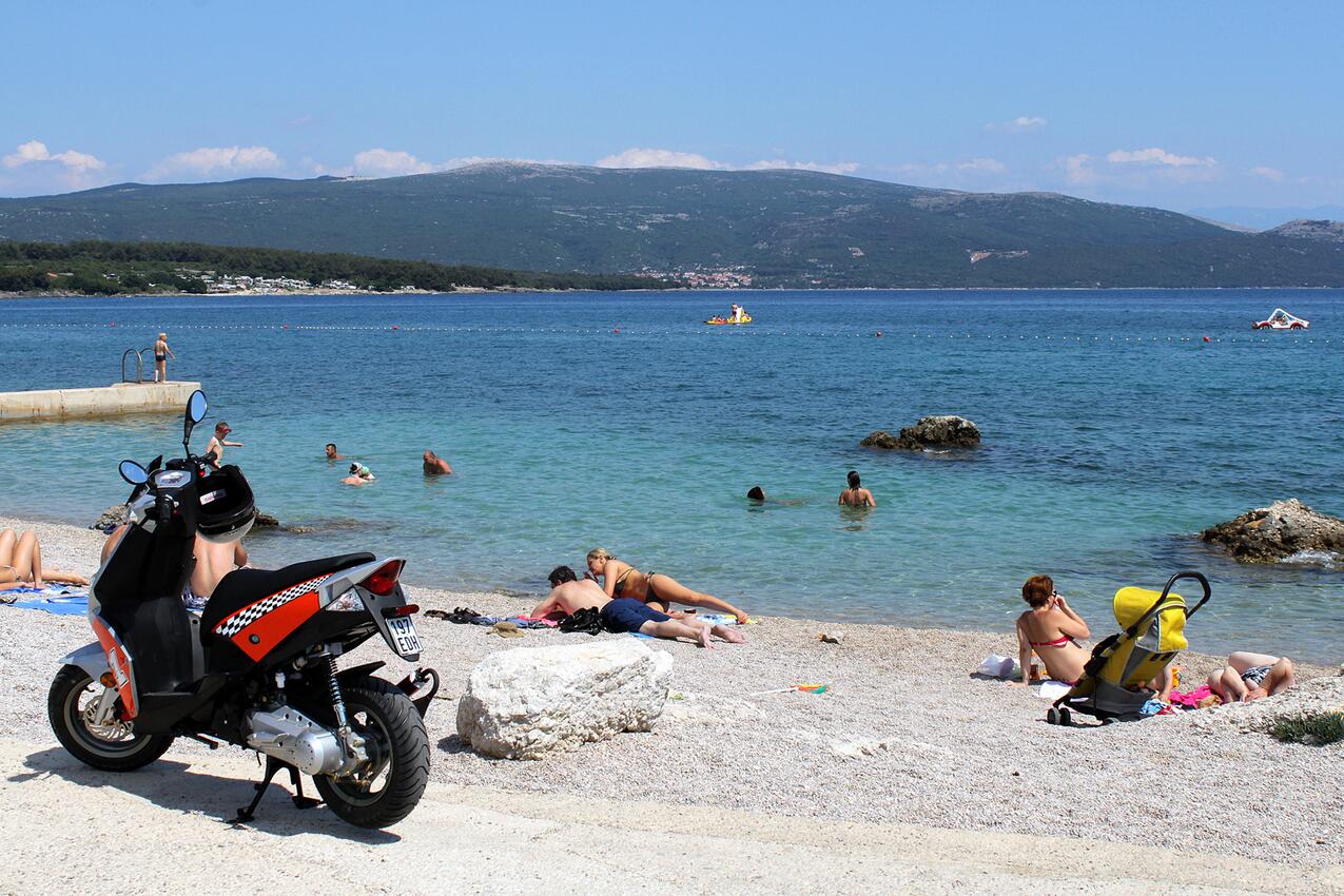 Nearest beach - Apartments with parking space Krk
