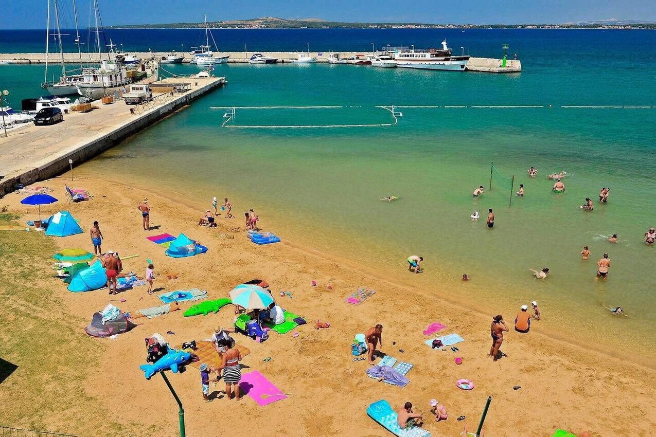 La spiaggia più vicina - Appartamenti con piscina per famiglie Brevilacqua - Privlaka, Zara - Zadar