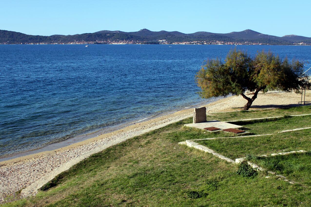 La spiaggia più vicina - Appartamenti con piscina per famiglie Zara - Zadar