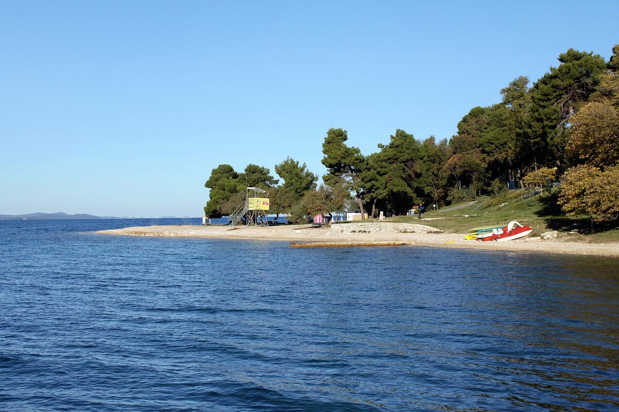 La spiaggia più vicina - Appartamenti con piscina per famiglie Zara - Zadar