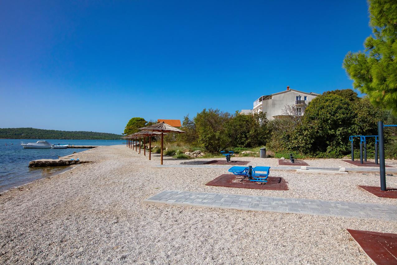 Nermeste strand - Lejligheder ved havet Pirovac, Sibenik