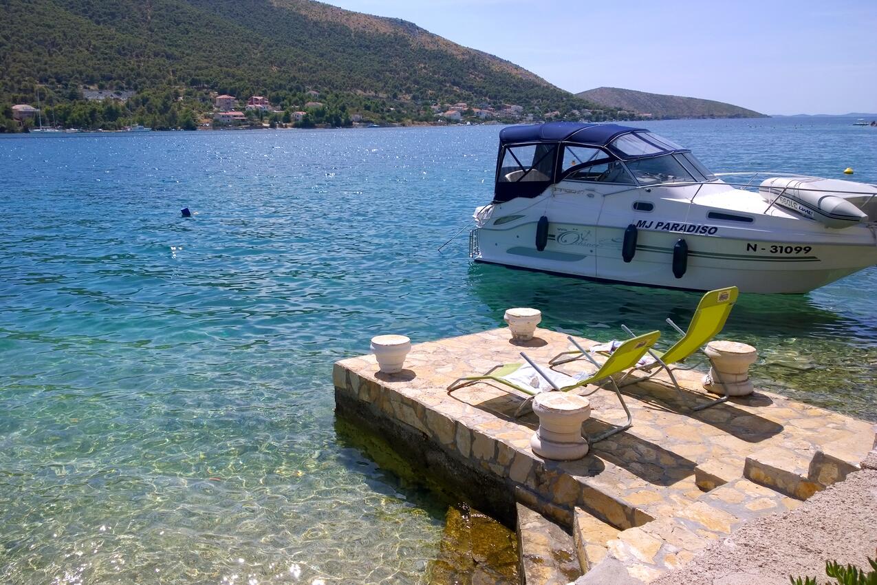 La spiaggia più vicina - Appartamenti accanto al mare Grebastica, Sebenico - Šibenik