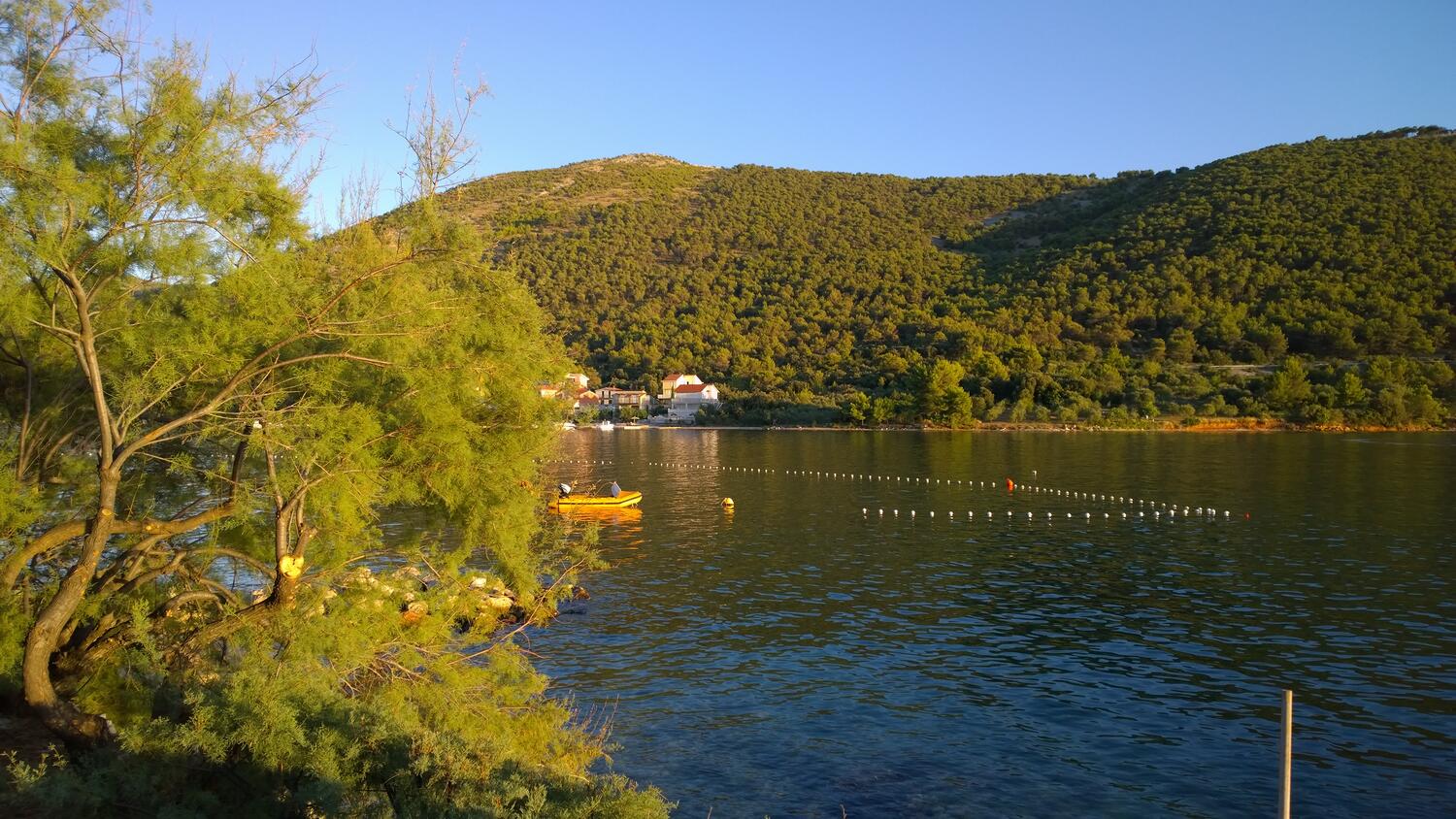 Najbliža plaža - Apartmani uz more Grebaštica, Šibenik