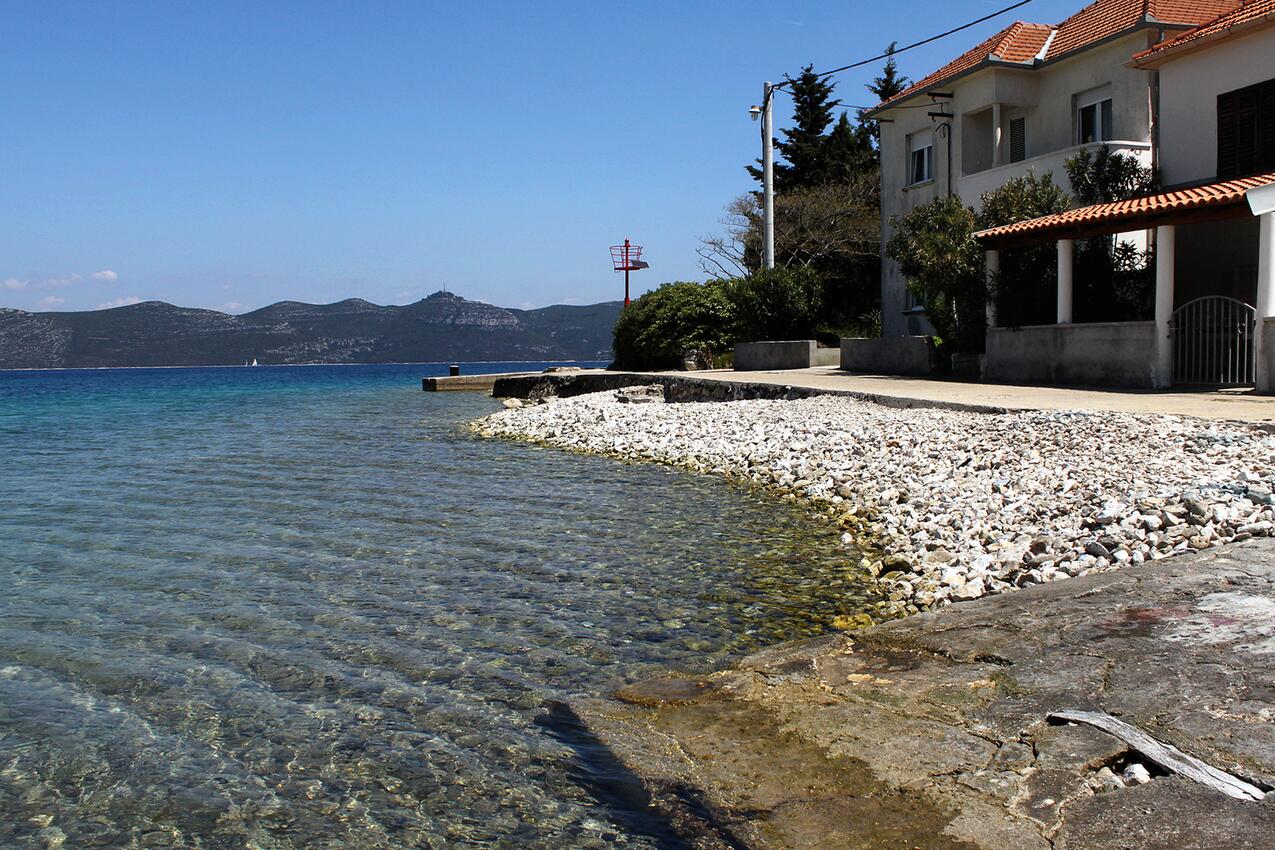 Najbližja plaža - Apartmaji ob morju Veli Iž, Iž