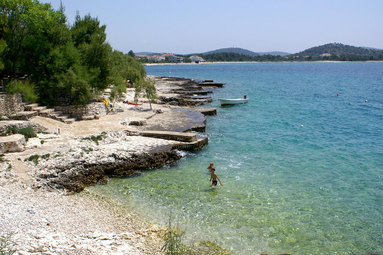 La plage la plus proche - Appartements près de la mer Rogoznica