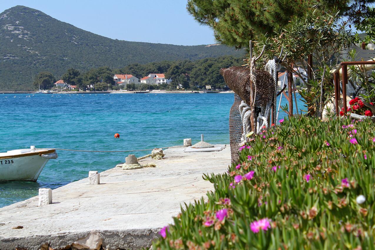 Najbližja plaža - Apartmaji ob morju Brgulje, Molat