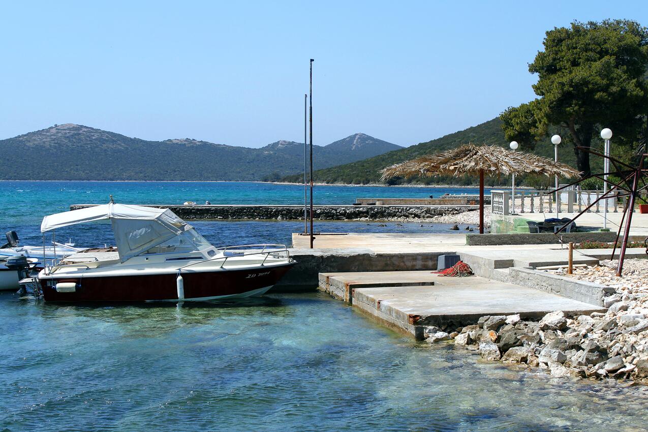 Najbliža plaža - Apartmani uz more Brgulje, Molat