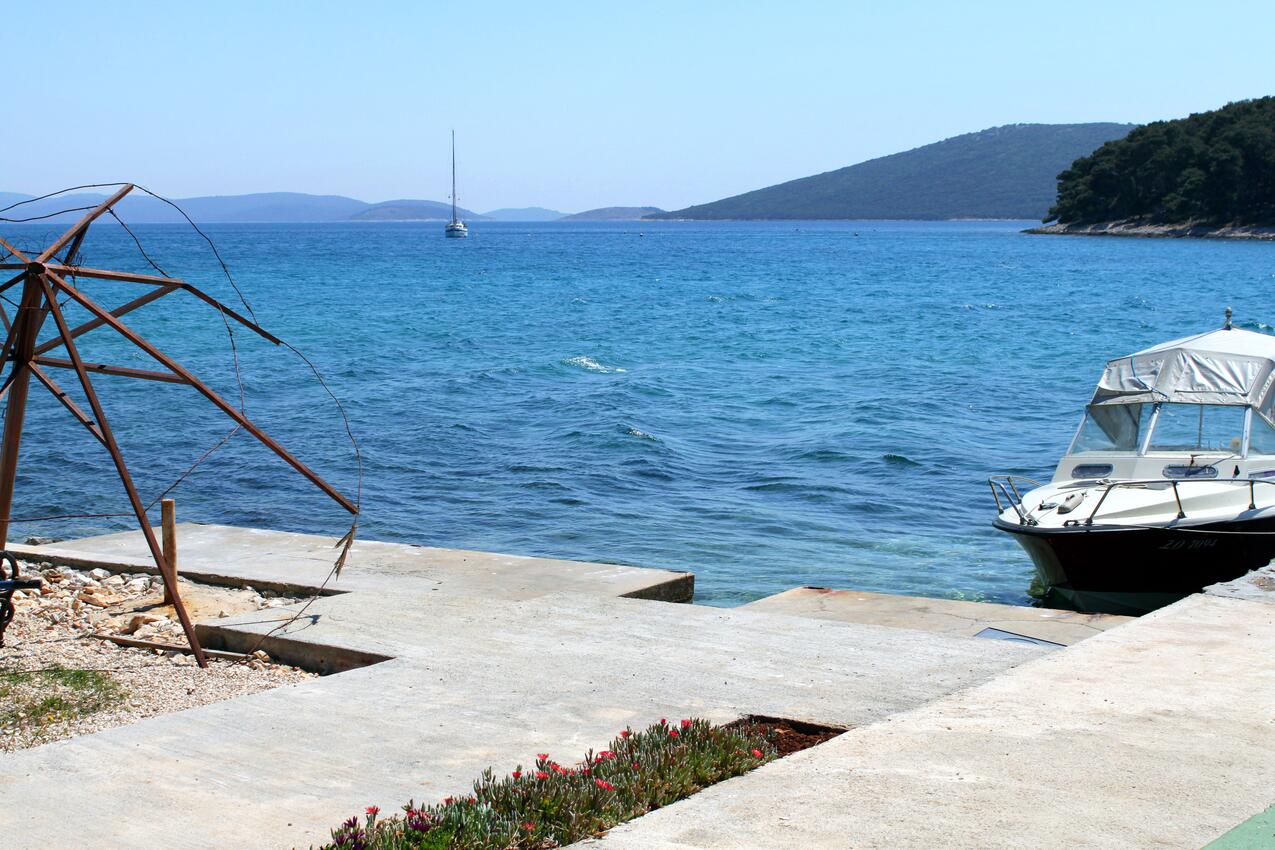Najbliža plaža - Apartmani uz more Brgulje, Molat