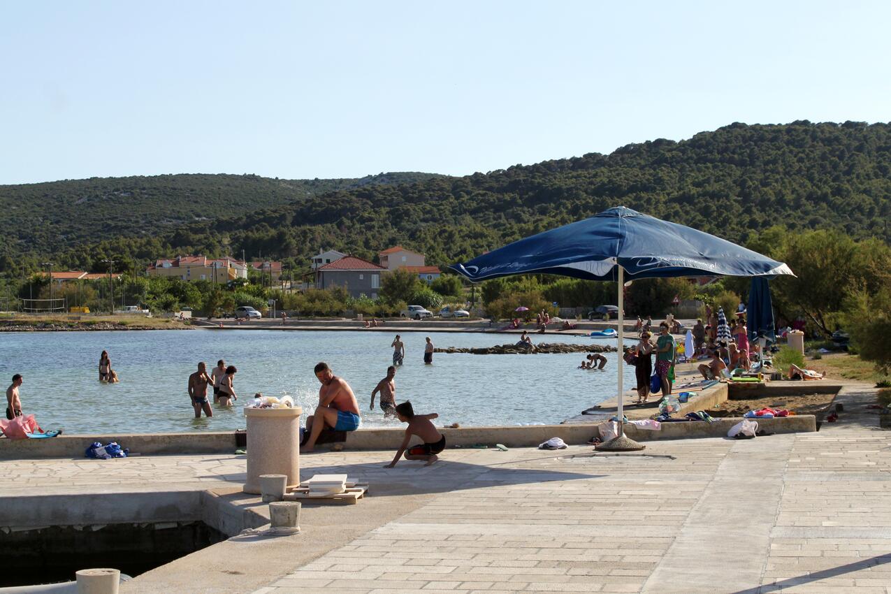 La spiaggia più vicina - Appartamenti accanto al mare Pasman