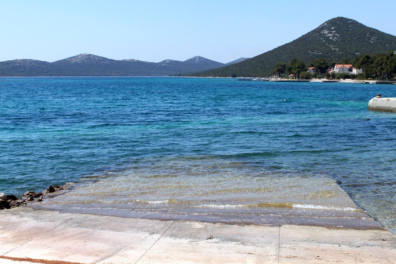 Nächster Strand - Ferienwohnungen am Meer Brgulje, Molat