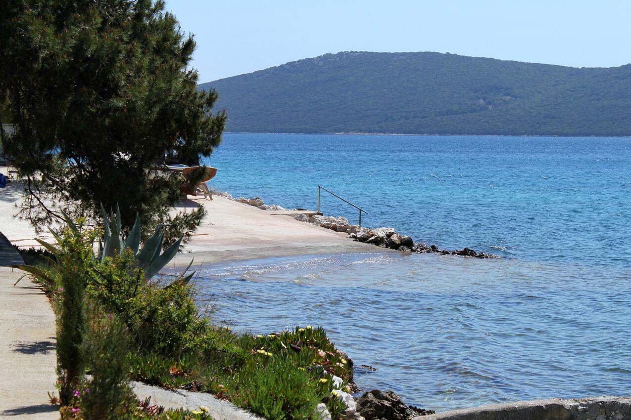 Nächster Strand - Ferienwohnungen am Meer Brgulje, Molat