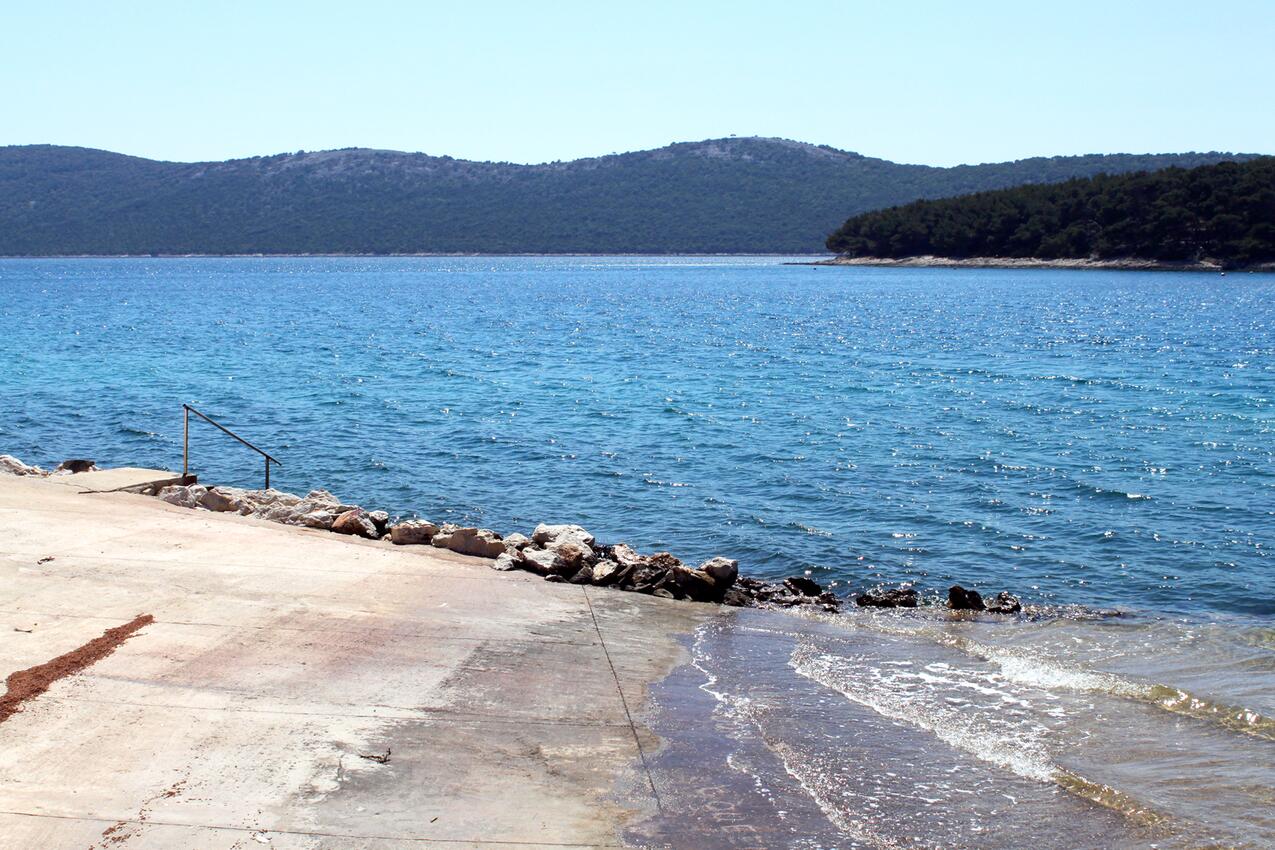 Nächster Strand - Ferienwohnungen am Meer Brgulje, Molat