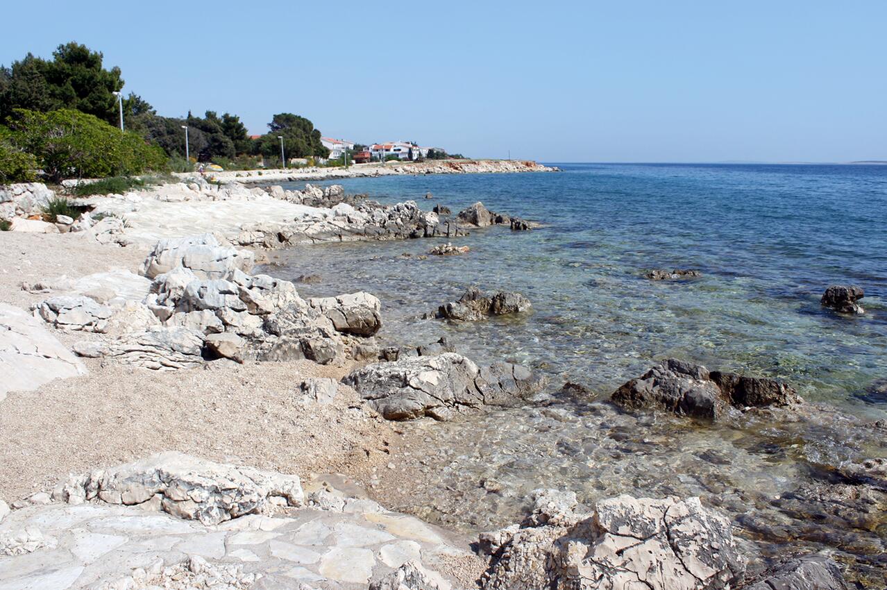 Nächster Strand - Ferienwohnungen am Meer Mandre, Pag