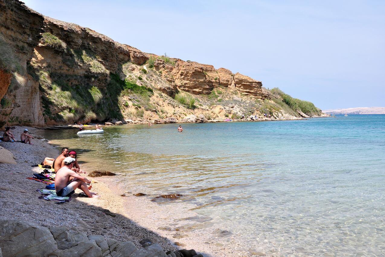 Nearest beach - Apartments with parking spaces Pag