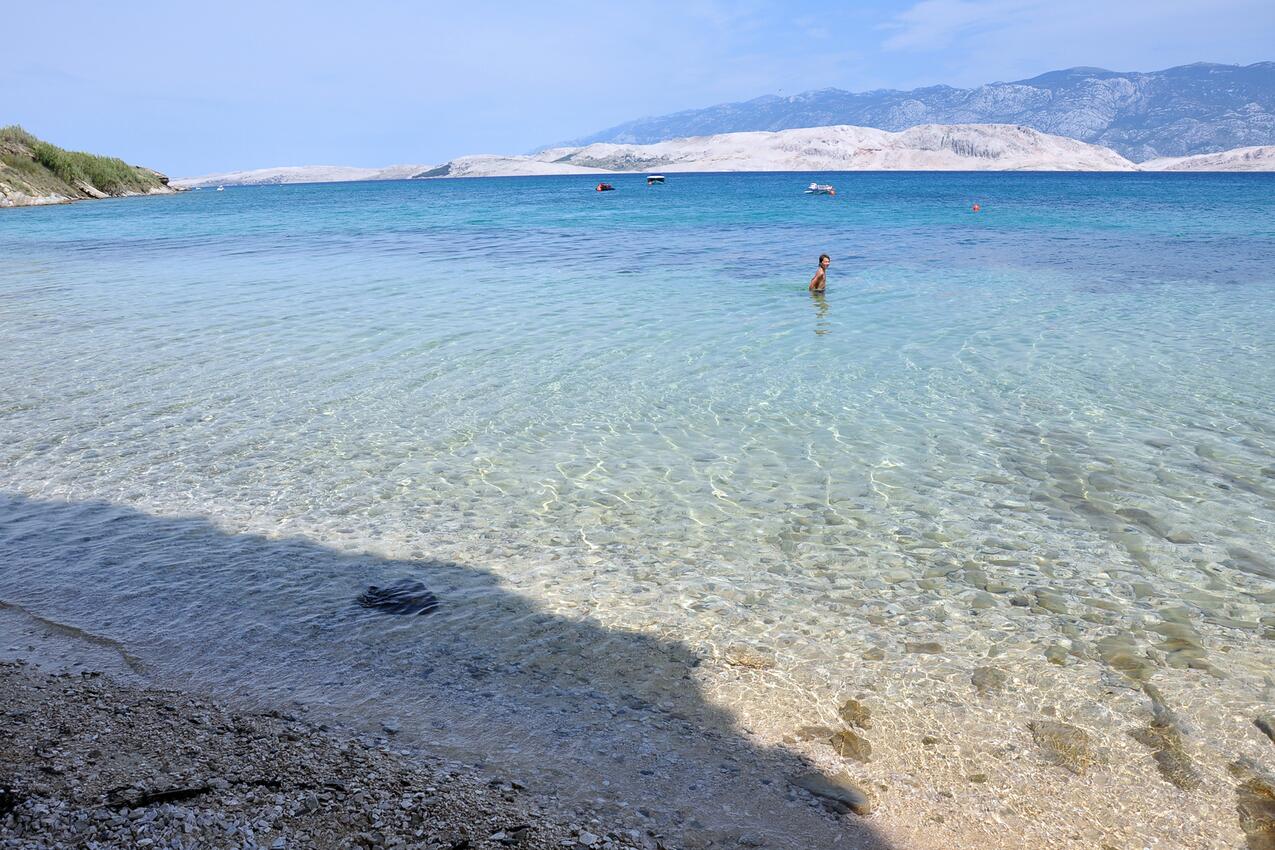 Nearest beach - Apartments with parking spaces Pag