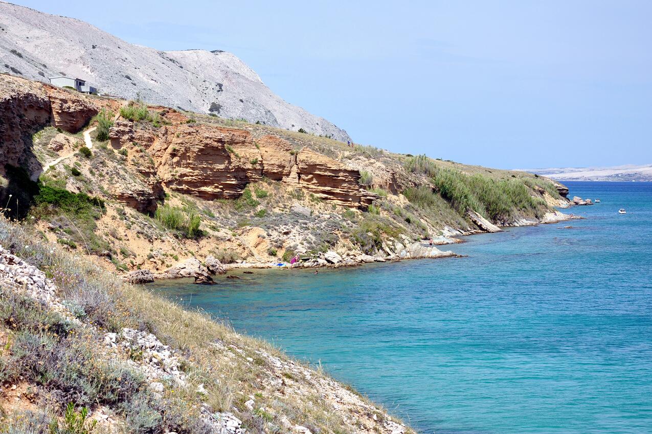 Nearest beach - Apartments with parking spaces Pag