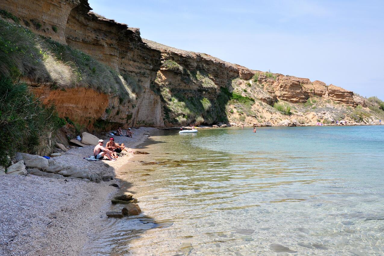 Nearest beach - Apartments with parking spaces Pag