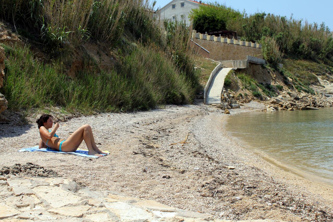 Najbližja plaža - Apartmaji za družine z otroki Pag