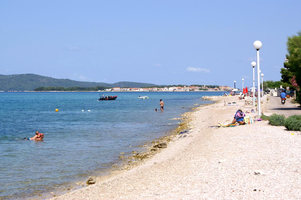 La spiaggia più vicina - Appartamenti accanto al mare Zaboric, Sebenico - Šibenik